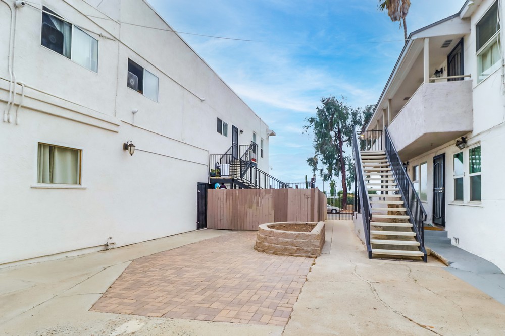 Virtual tour photo 50 of 54 for 2274 Kearney Ave