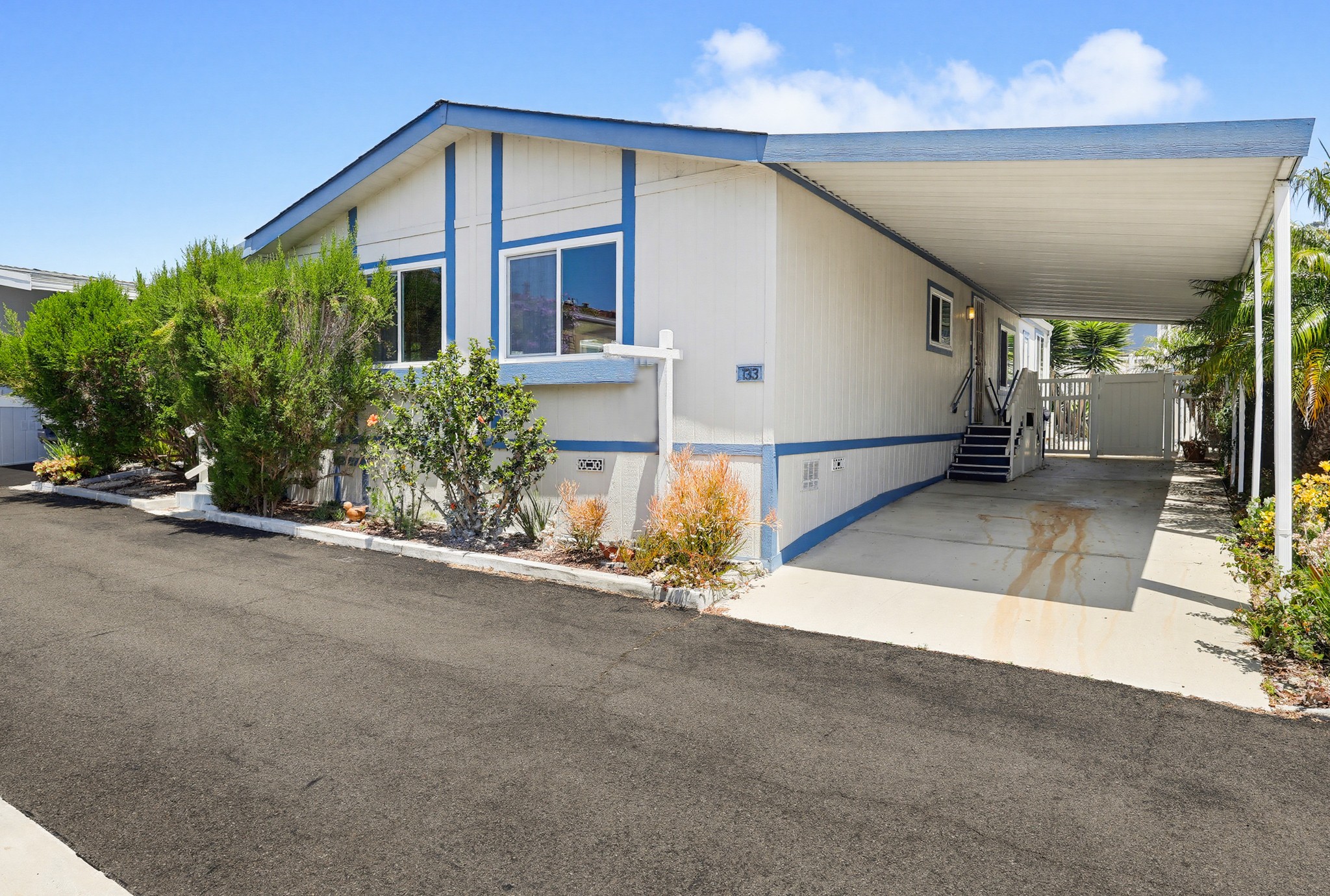 Virtual tour photo 1 of 71 for 2275 W 25th St #133