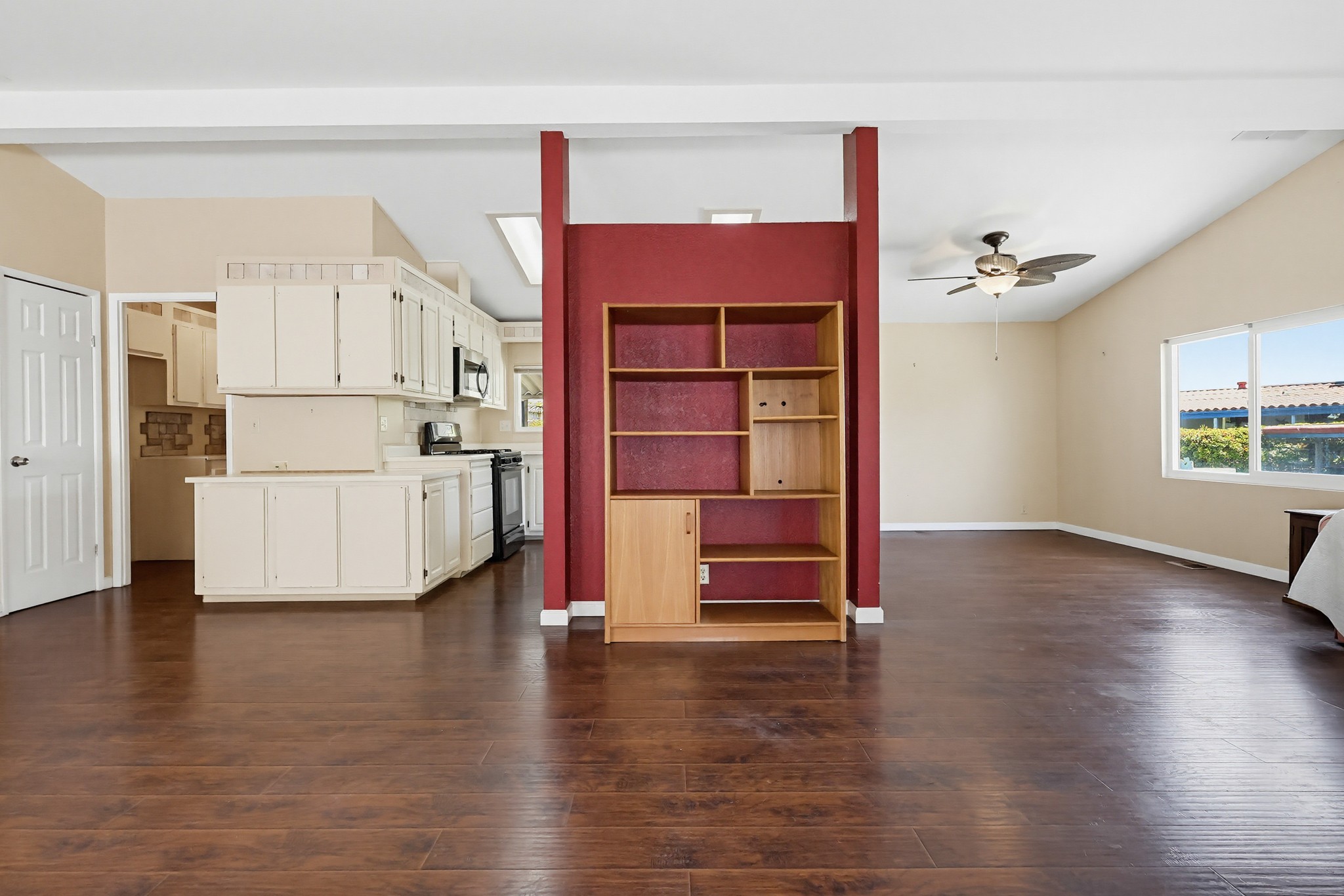 Virtual tour photo 7 of 71 for 2275 W 25th St #133