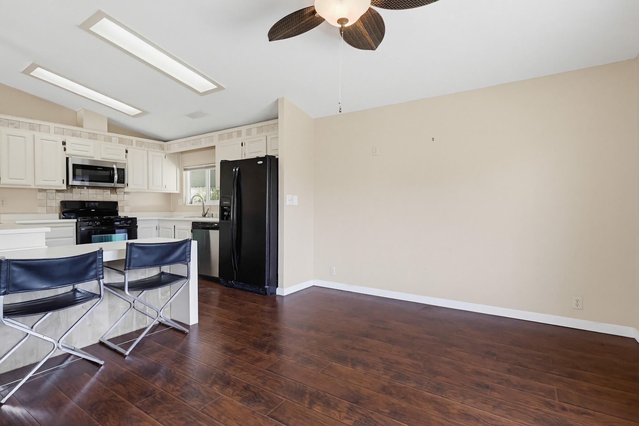 Virtual tour photo 22 of 71 for 2275 W 25th St #133