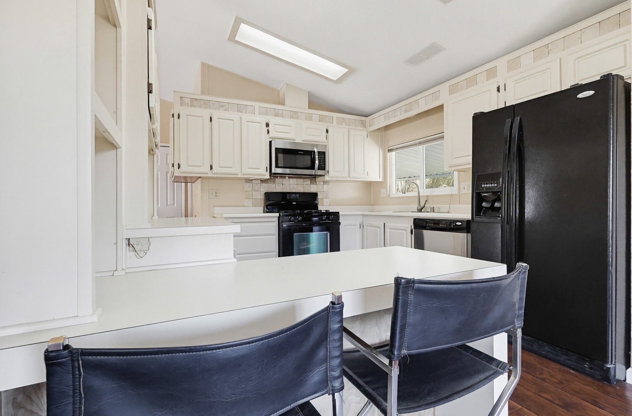Virtual tour photo 25 of 71 for 2275 W 25th St #133