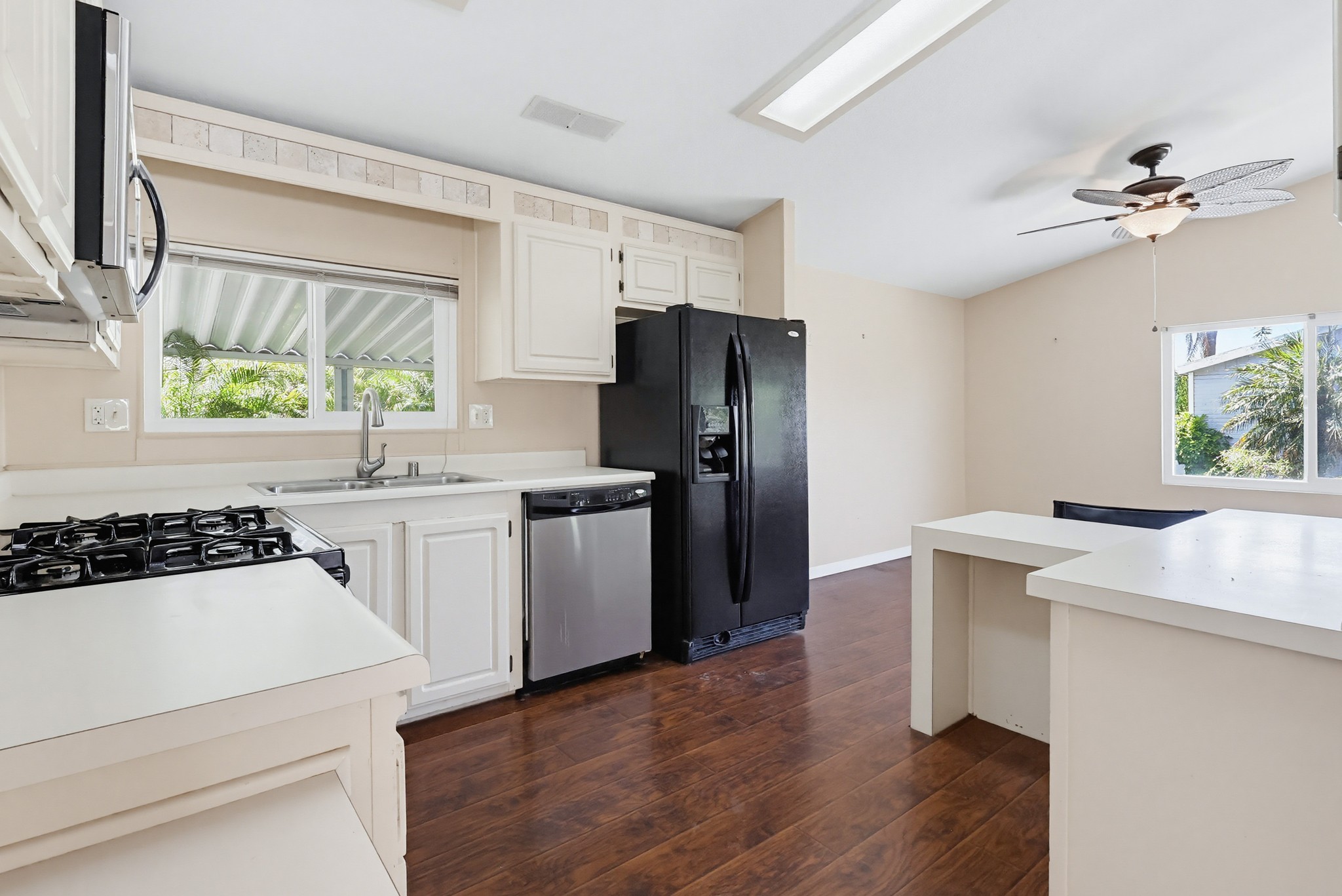 Virtual tour photo 29 of 71 for 2275 W 25th St #133