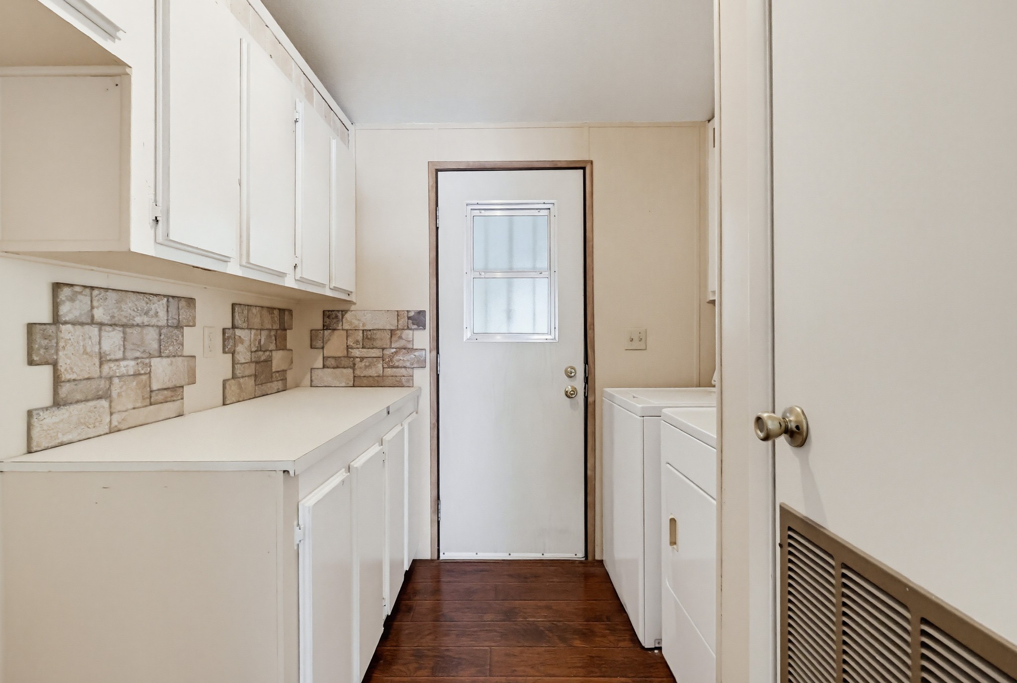 Virtual tour photo 32 of 71 for 2275 W 25th St #133