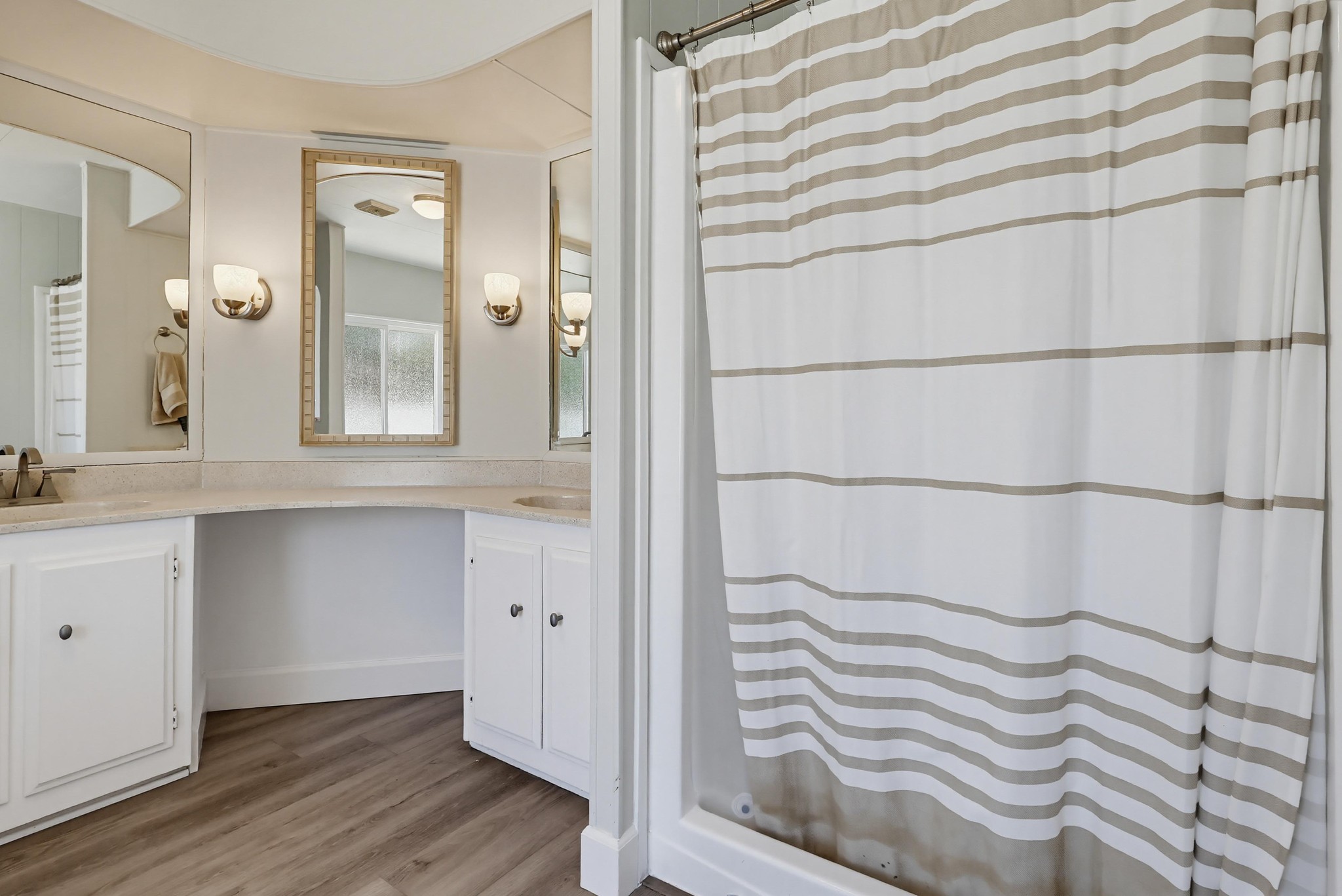 Virtual tour photo 44 of 55 for 2275 W 25th St #197