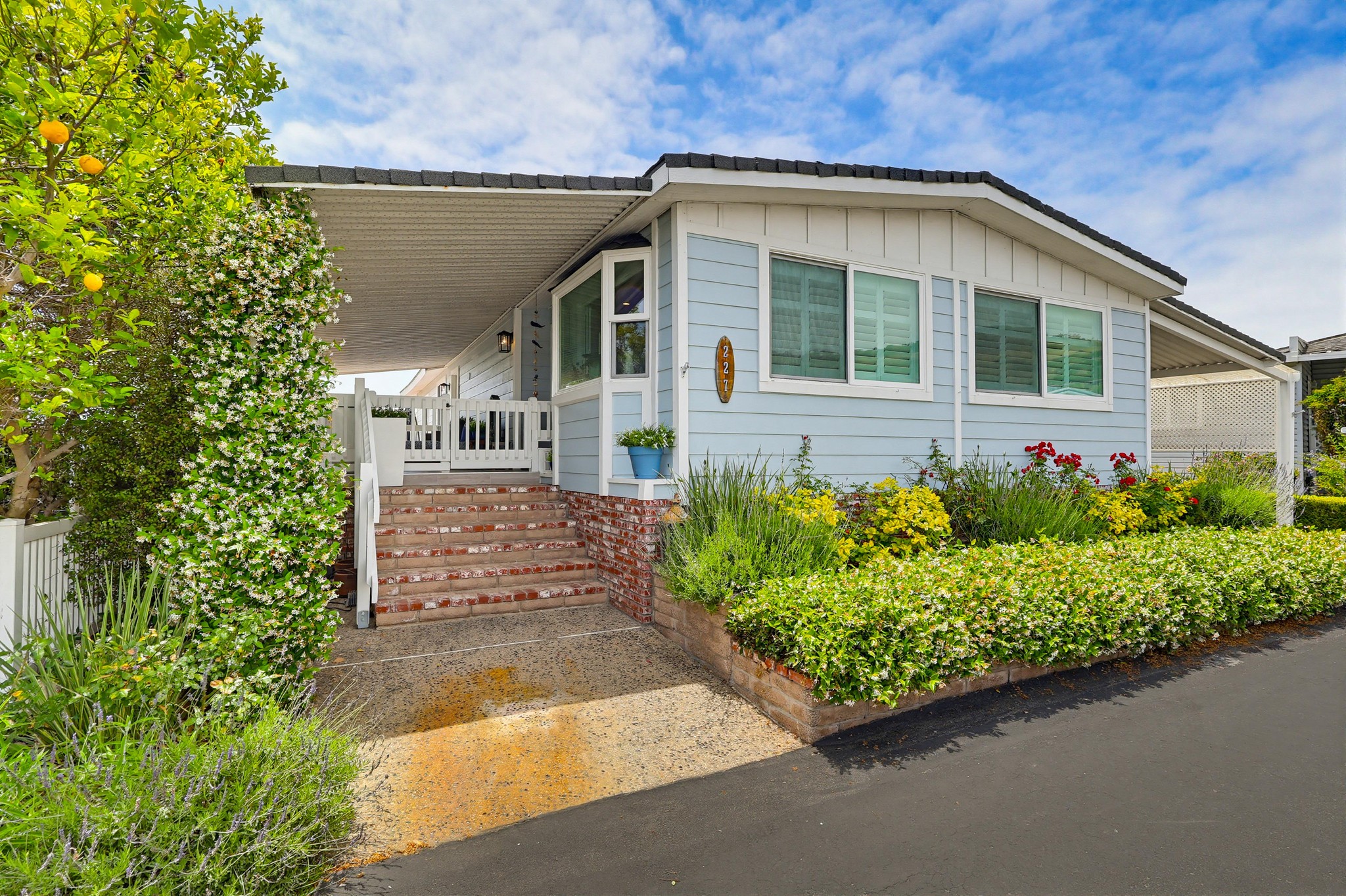 Virtual tour photo 1 of 43 for 2275 W 25th St #227