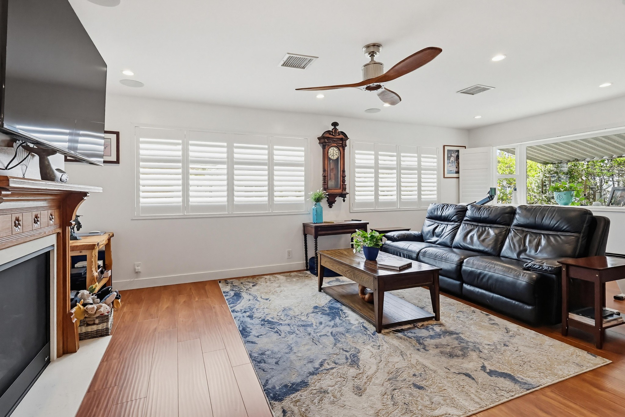 Virtual tour photo 10 of 43 for 2275 W 25th St #227