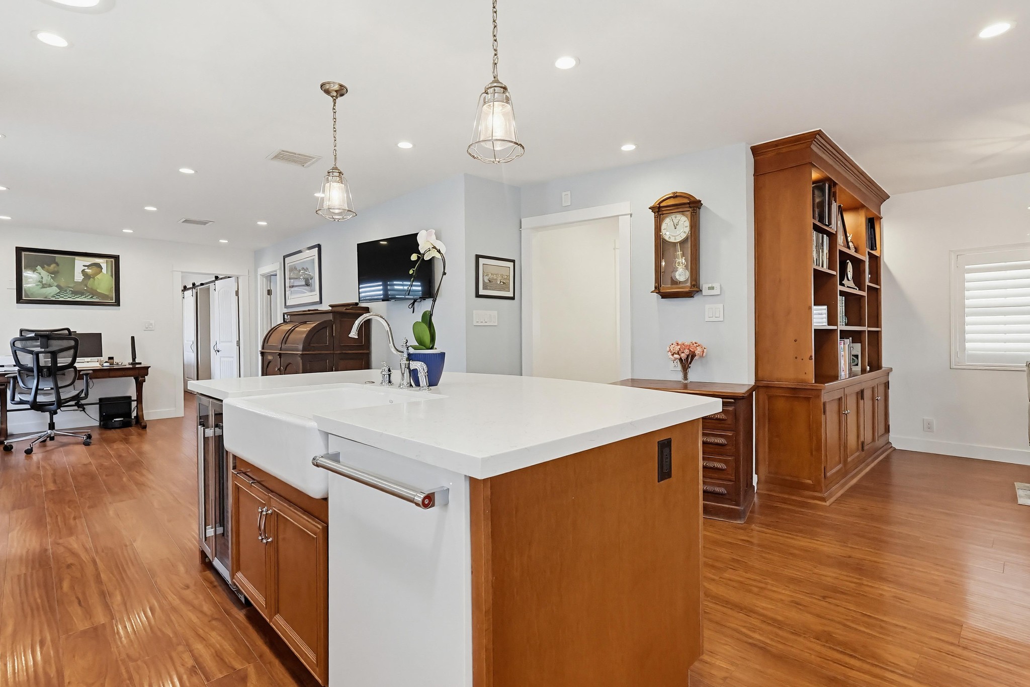 Virtual tour photo 17 of 43 for 2275 W 25th St #227