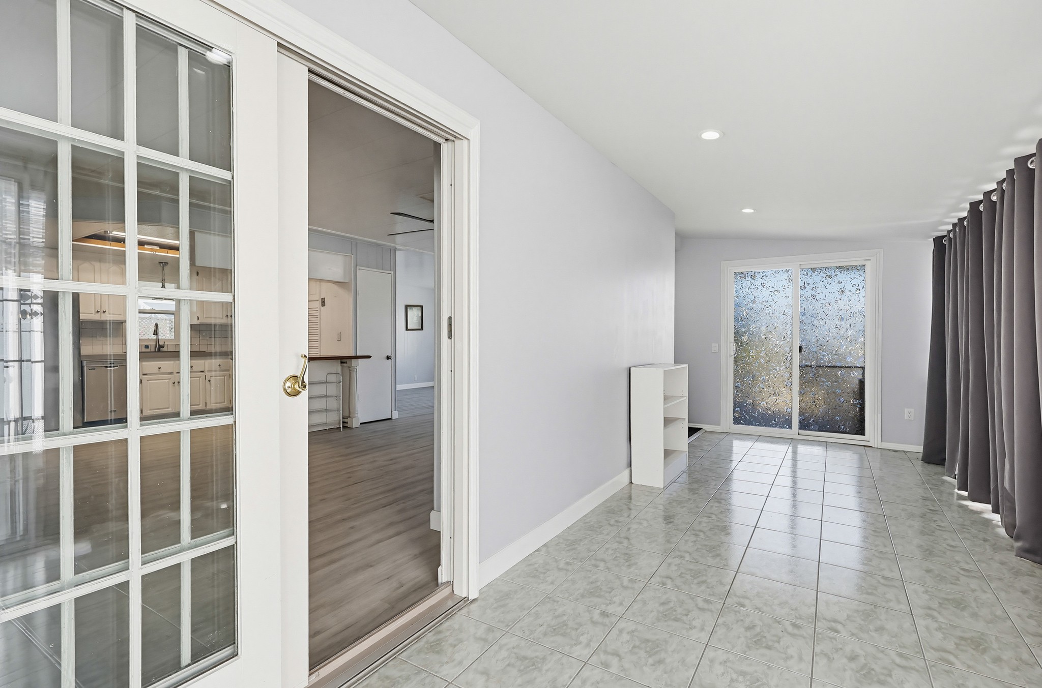 Virtual tour photo 9 of 74 for 2275 W 25th St #87