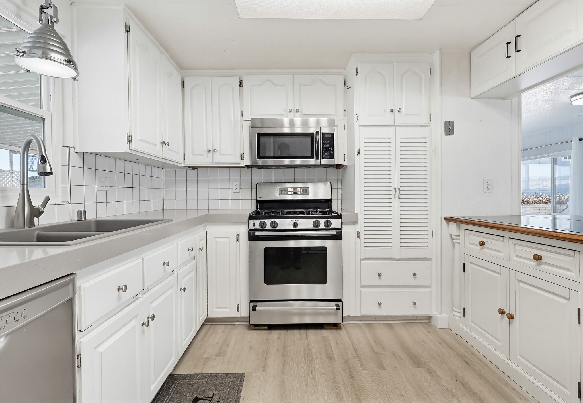 Virtual tour photo 27 of 74 for 2275 W 25th St #87