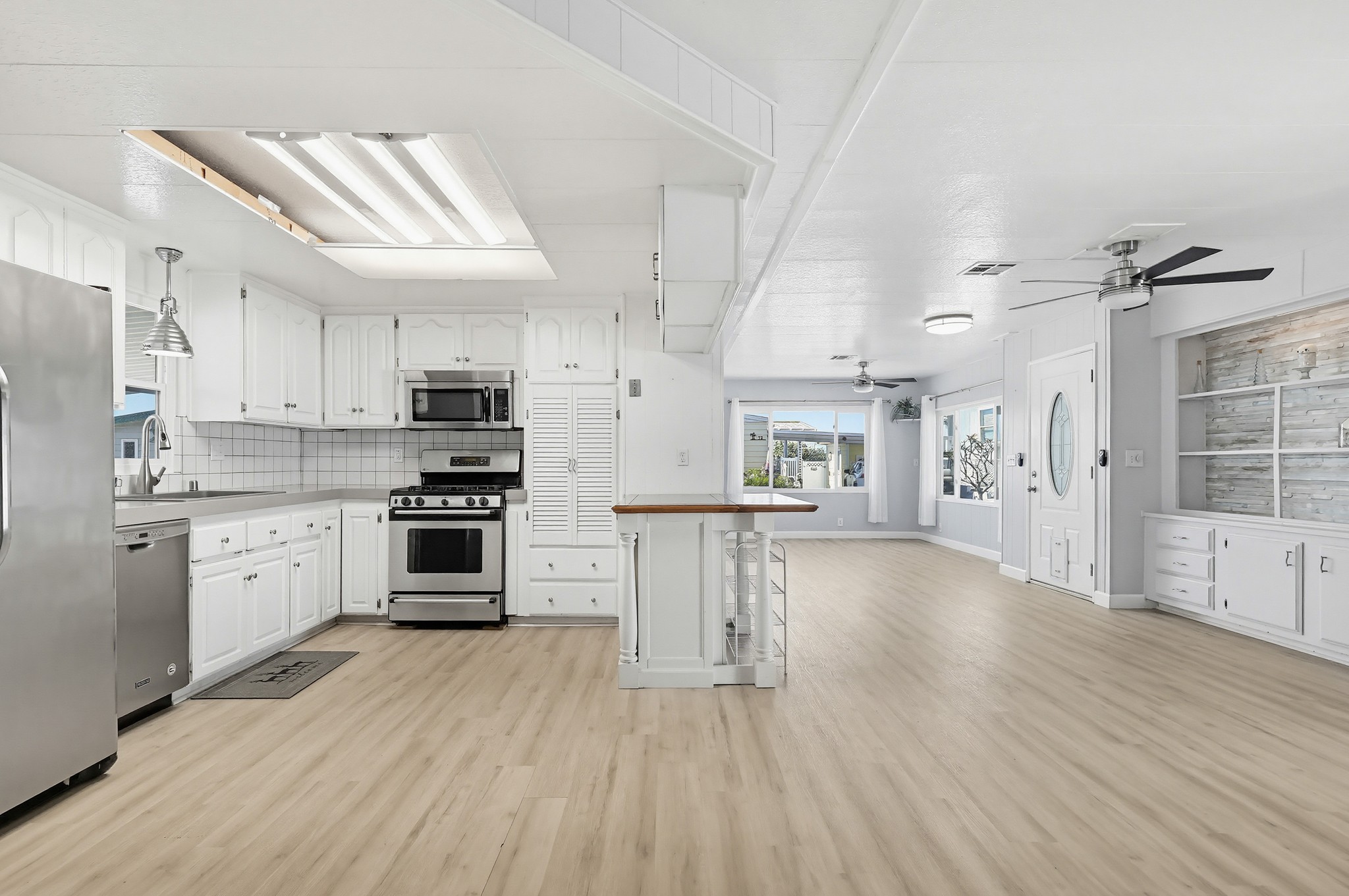 Virtual tour photo 28 of 74 for 2275 W 25th St #87