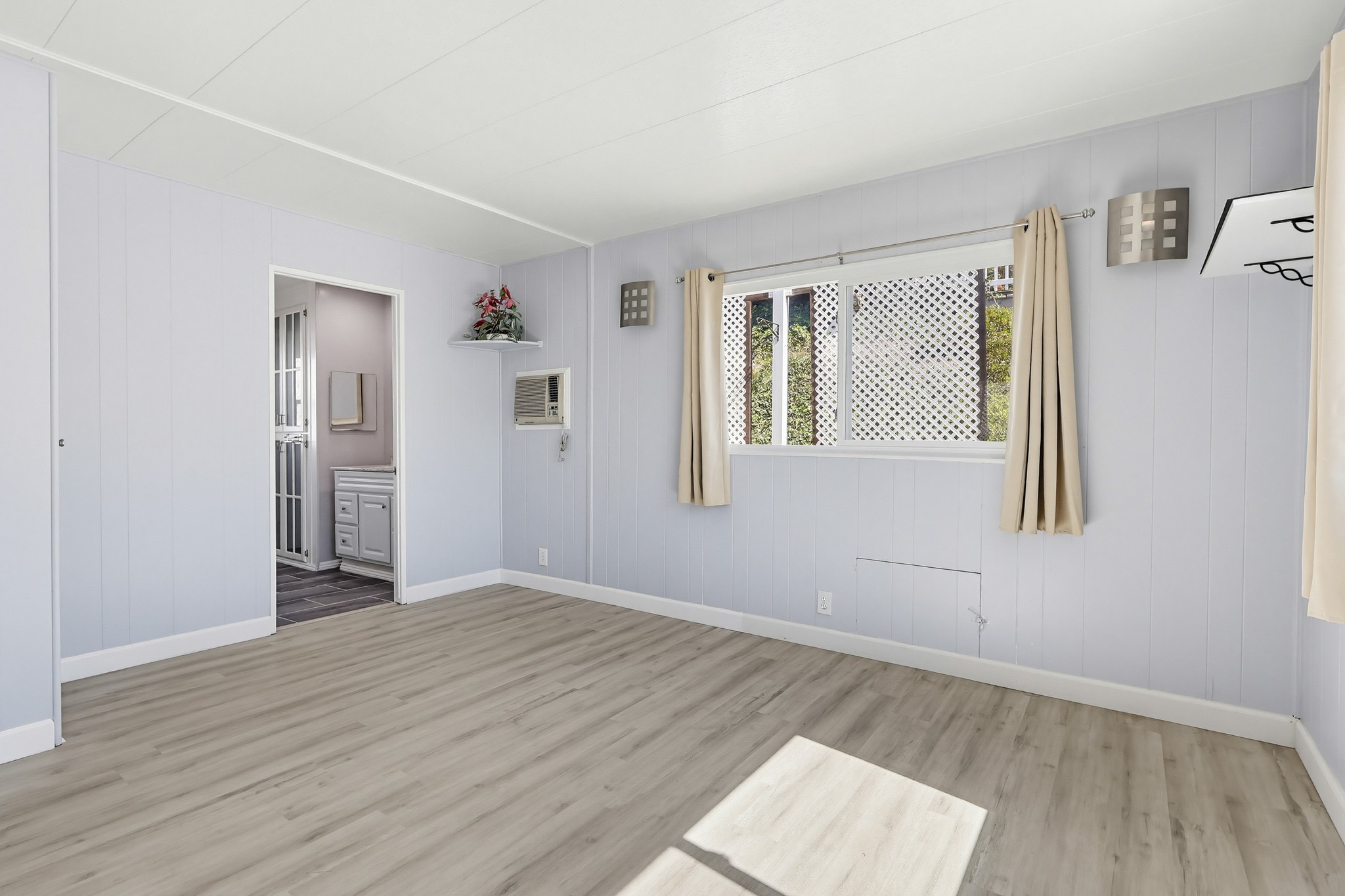 Virtual tour photo 46 of 74 for 2275 W 25th St #87