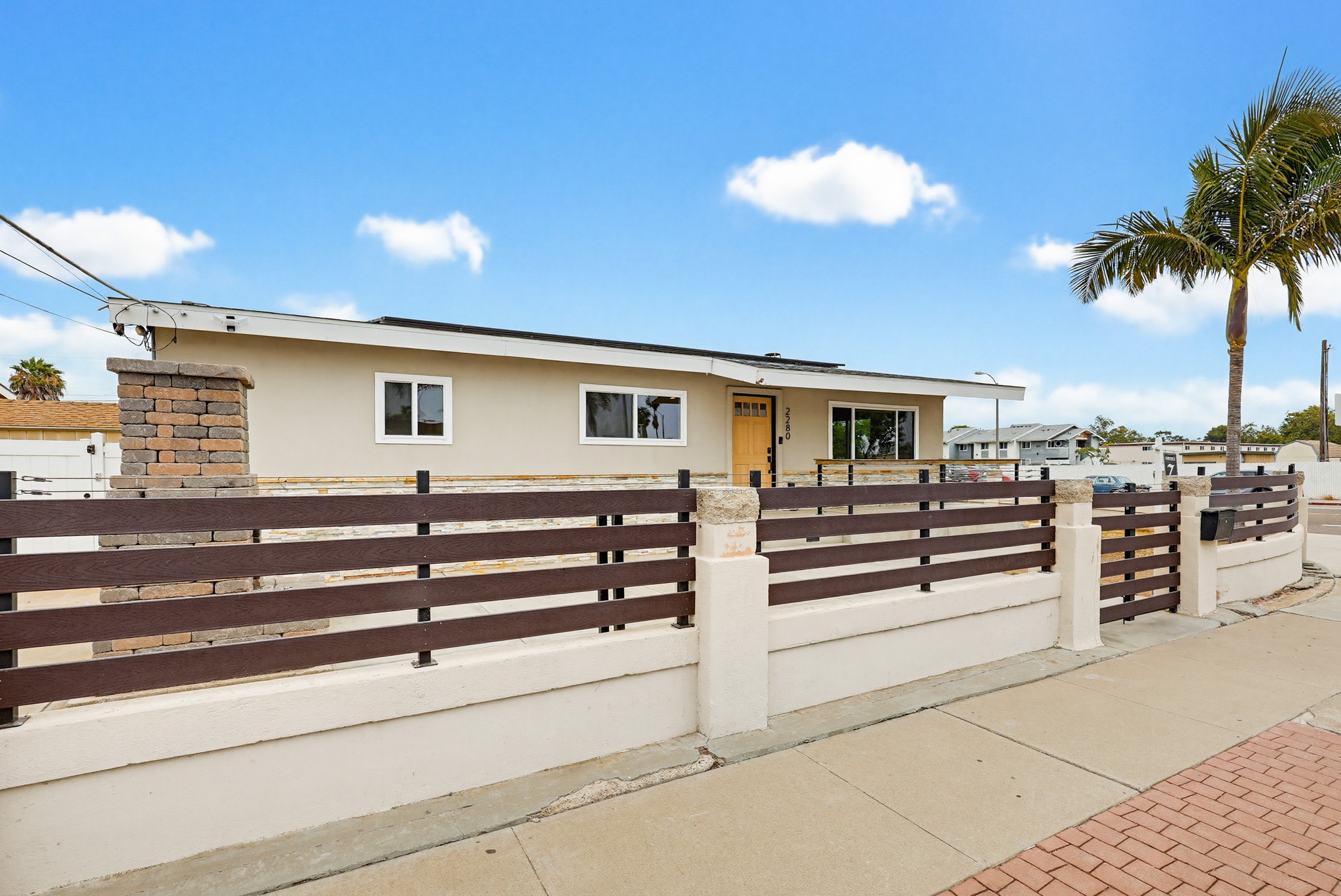 Virtual tour photo 1 of 90 for 2280 Hemlock Ave