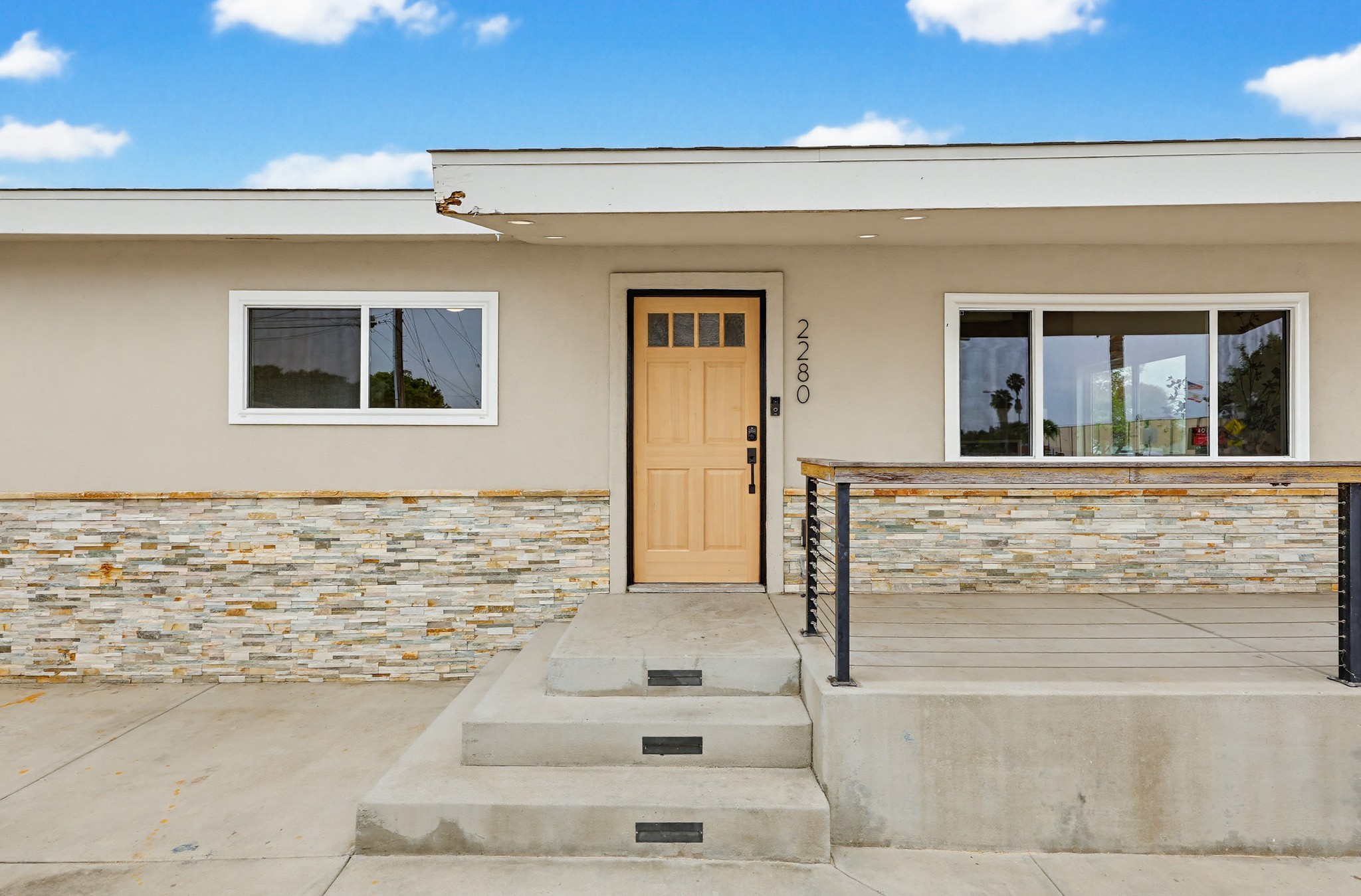 Virtual tour photo 5 of 90 for 2280 Hemlock Ave