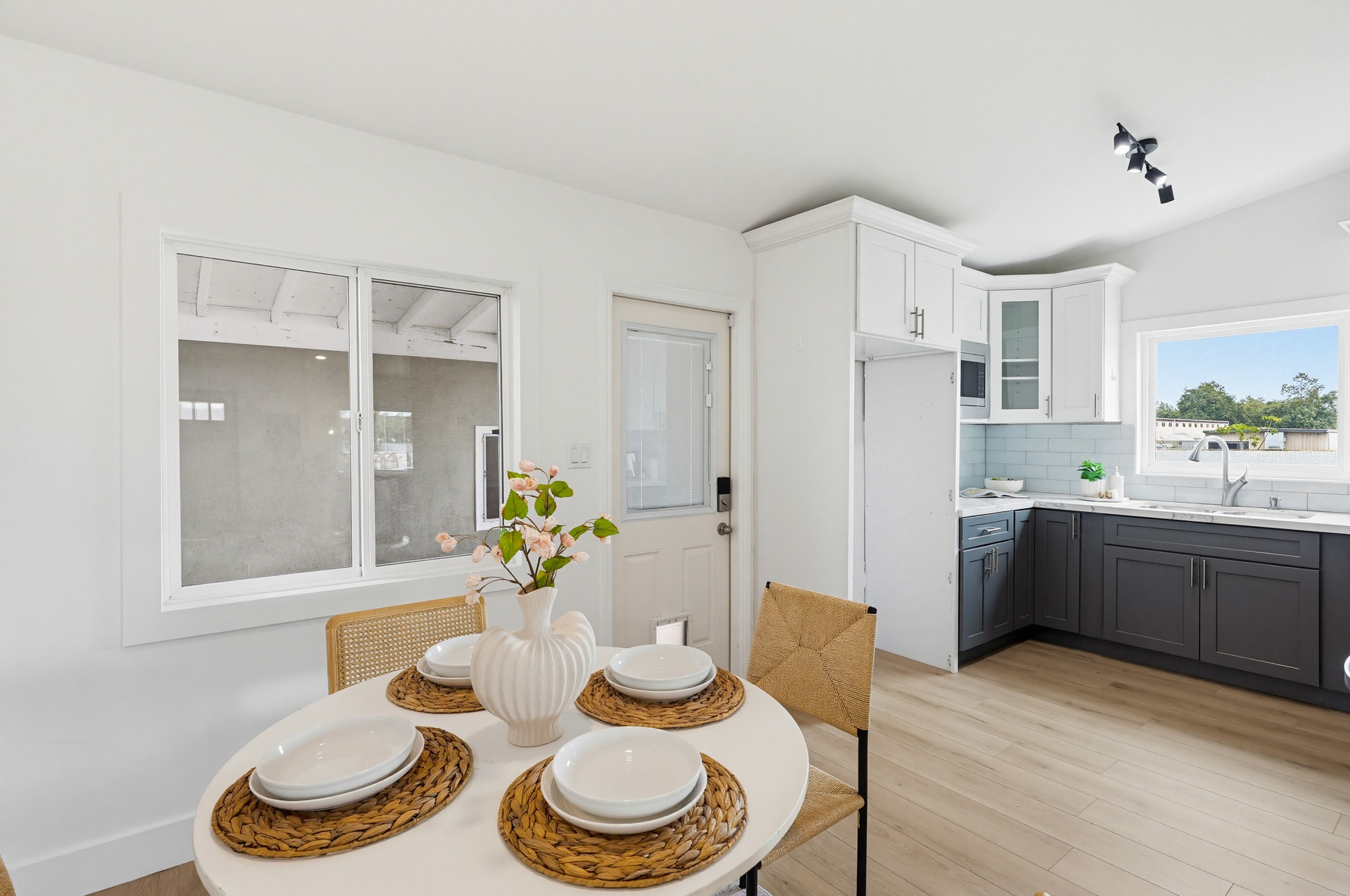 Virtual tour photo 16 of 90 for 2280 Hemlock Ave