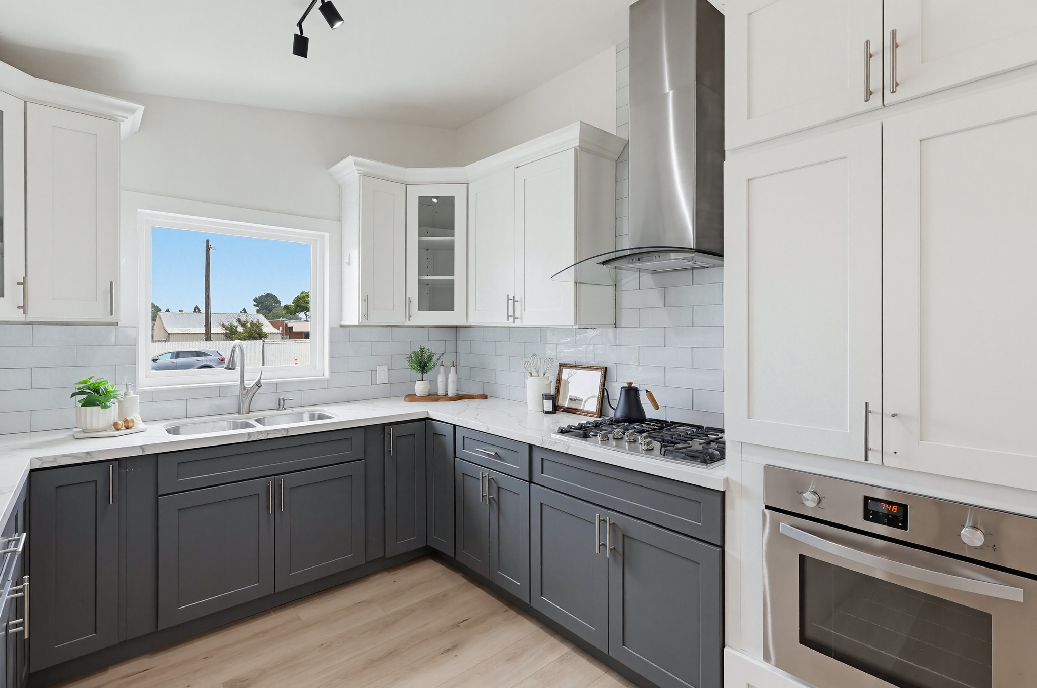 Virtual tour photo 22 of 90 for 2280 Hemlock Ave