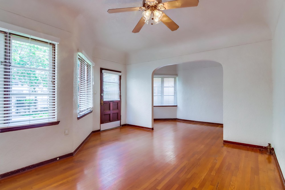 Virtual tour photo 3 of 25 for 229 Kalmia St