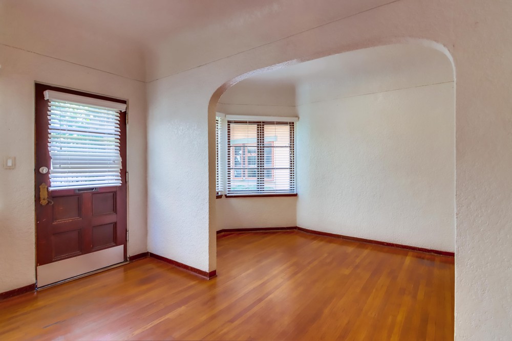 Virtual tour photo 10 of 25 for 229 Kalmia St