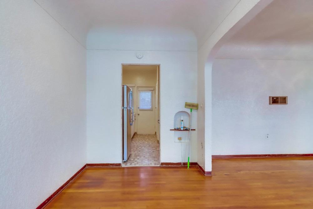 Virtual tour photo 14 of 25 for 229 Kalmia St