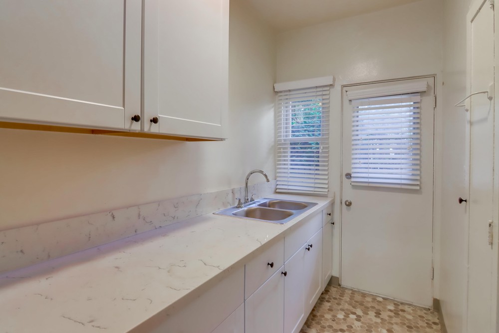 Virtual tour photo 19 of 25 for 229 Kalmia St