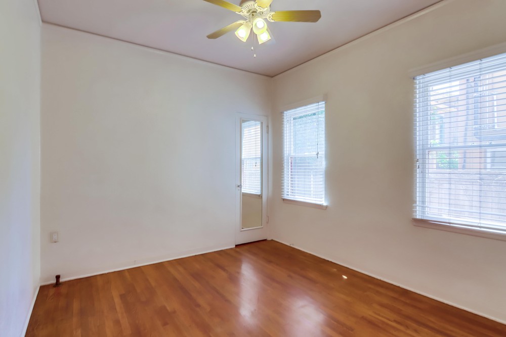 Virtual tour photo 22 of 25 for 229 Kalmia St