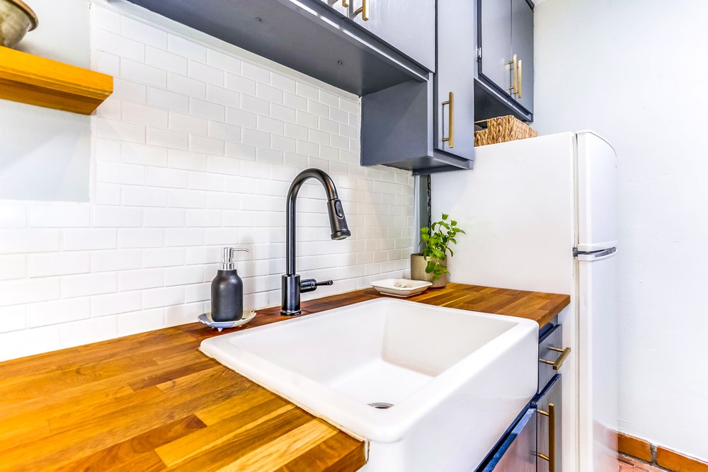 Virtual tour photo 21 of 46 for 2290 Congress St