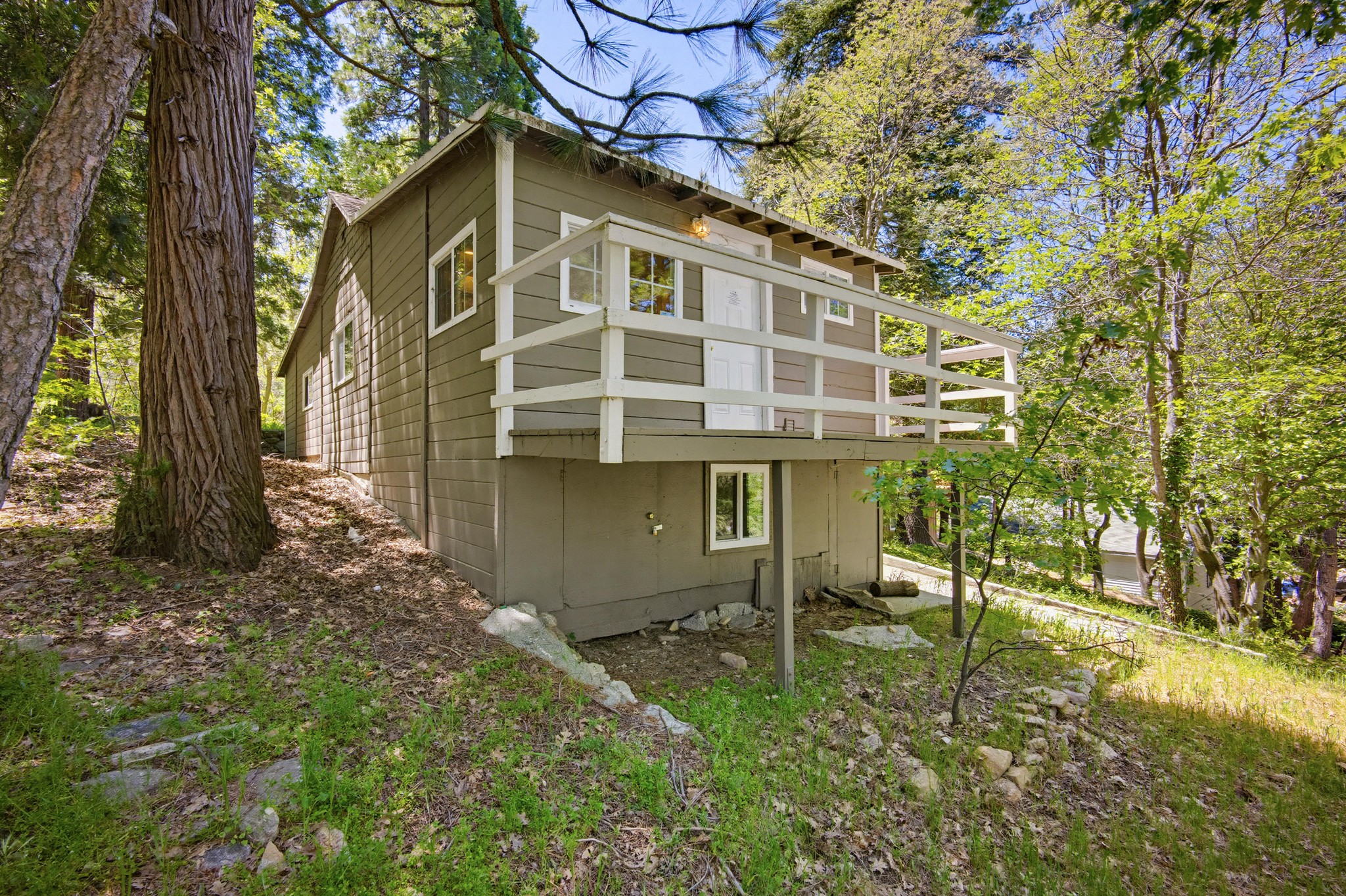 Virtual tour photo 6 of 32 for 22951 Redwood Way