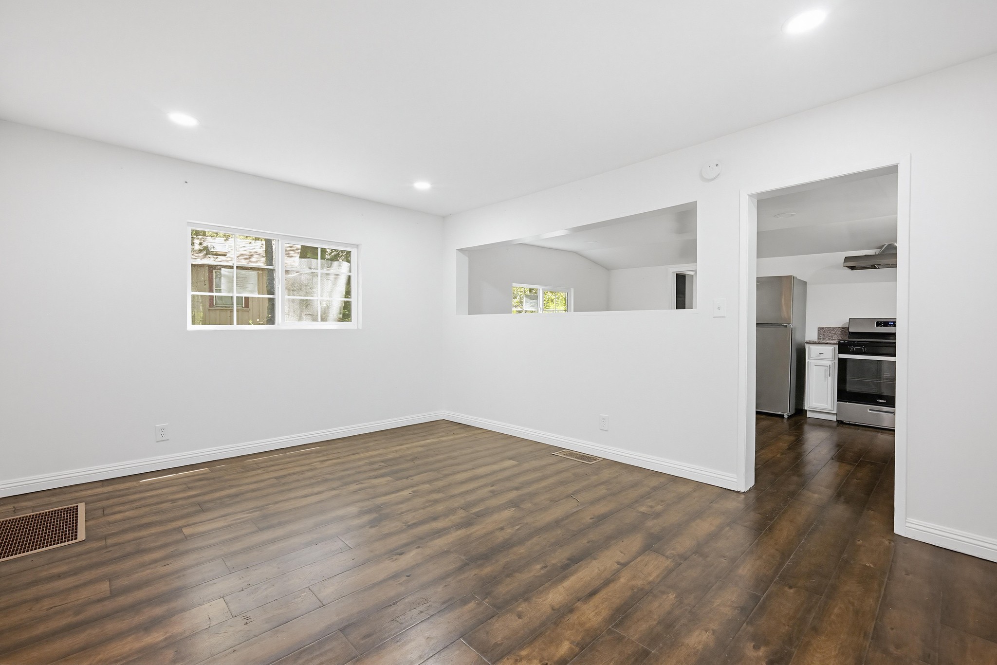Virtual tour photo 10 of 32 for 22951 Redwood Way