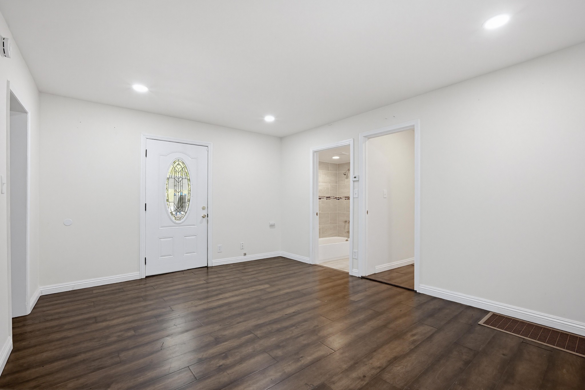 Virtual tour photo 11 of 32 for 22951 Redwood Way