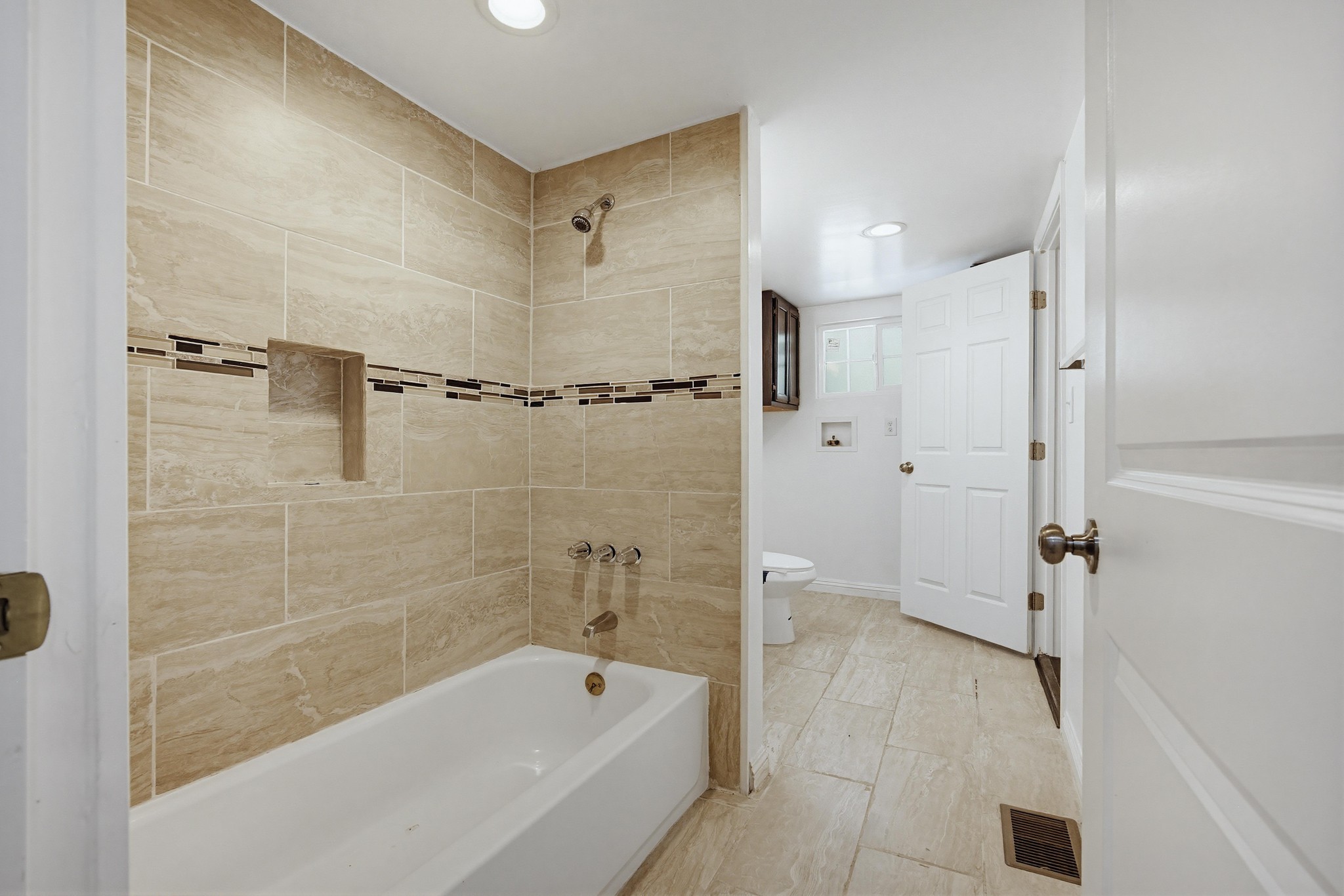 Virtual tour photo 23 of 32 for 22951 Redwood Way