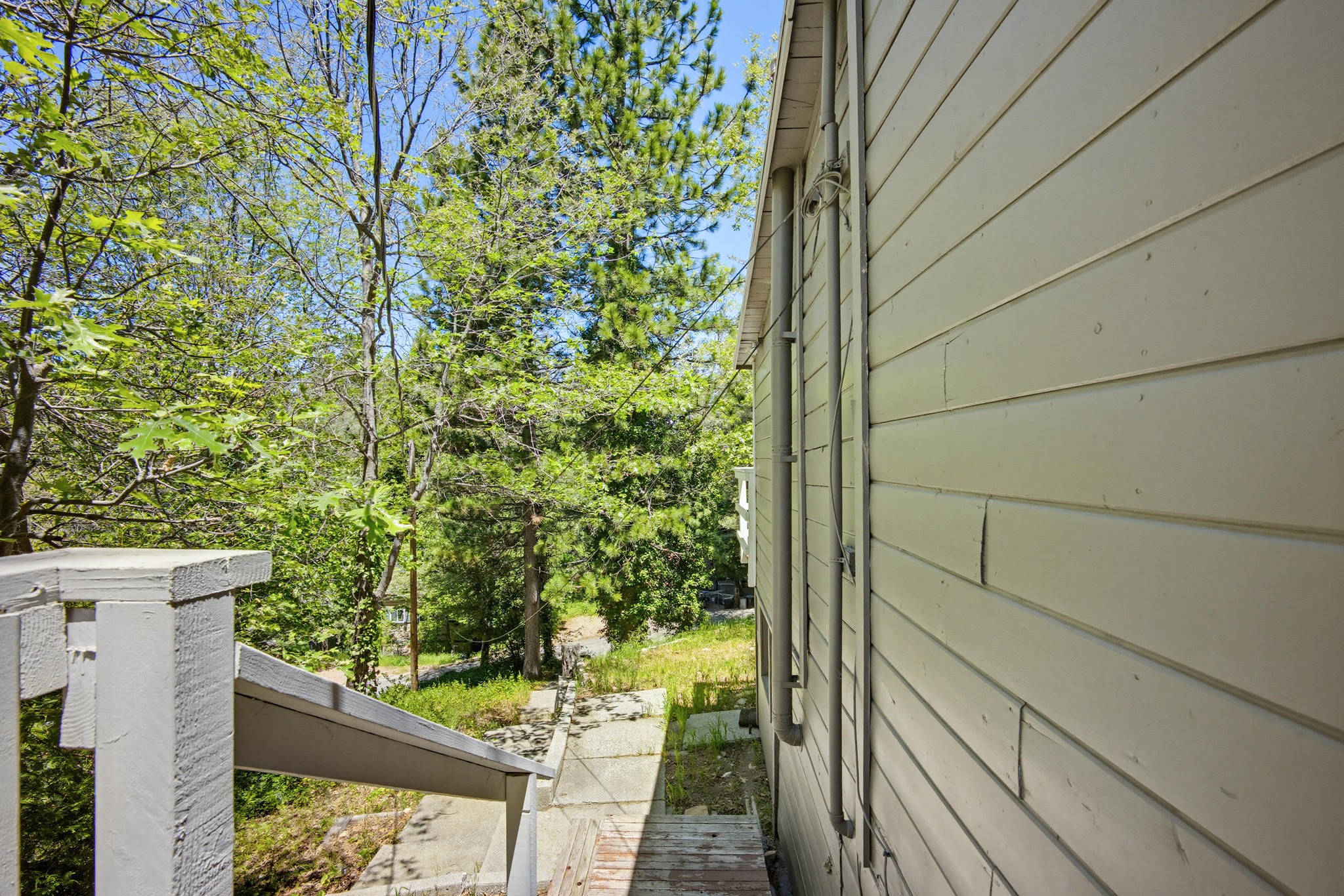 Virtual tour photo 28 of 32 for 22951 Redwood Way