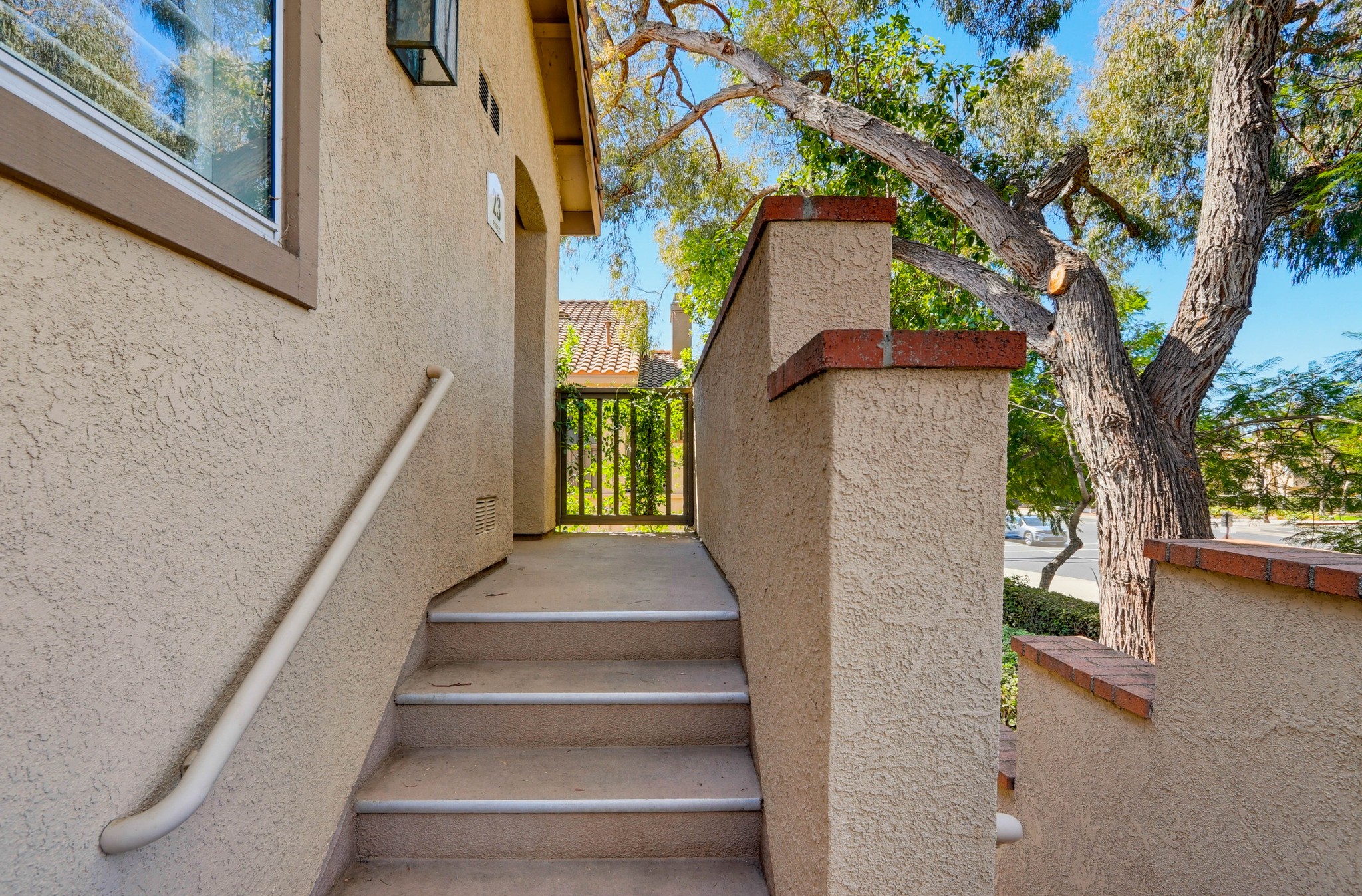 Virtual tour photo 4 of 60 for 23 Pomelo