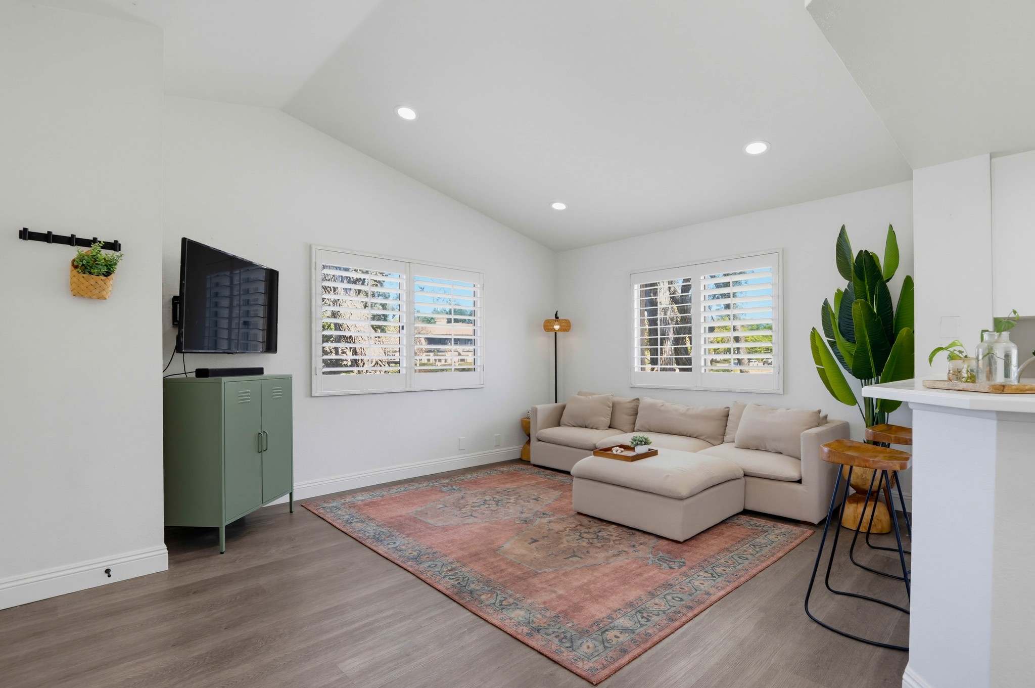Virtual tour photo 8 of 60 for 23 Pomelo