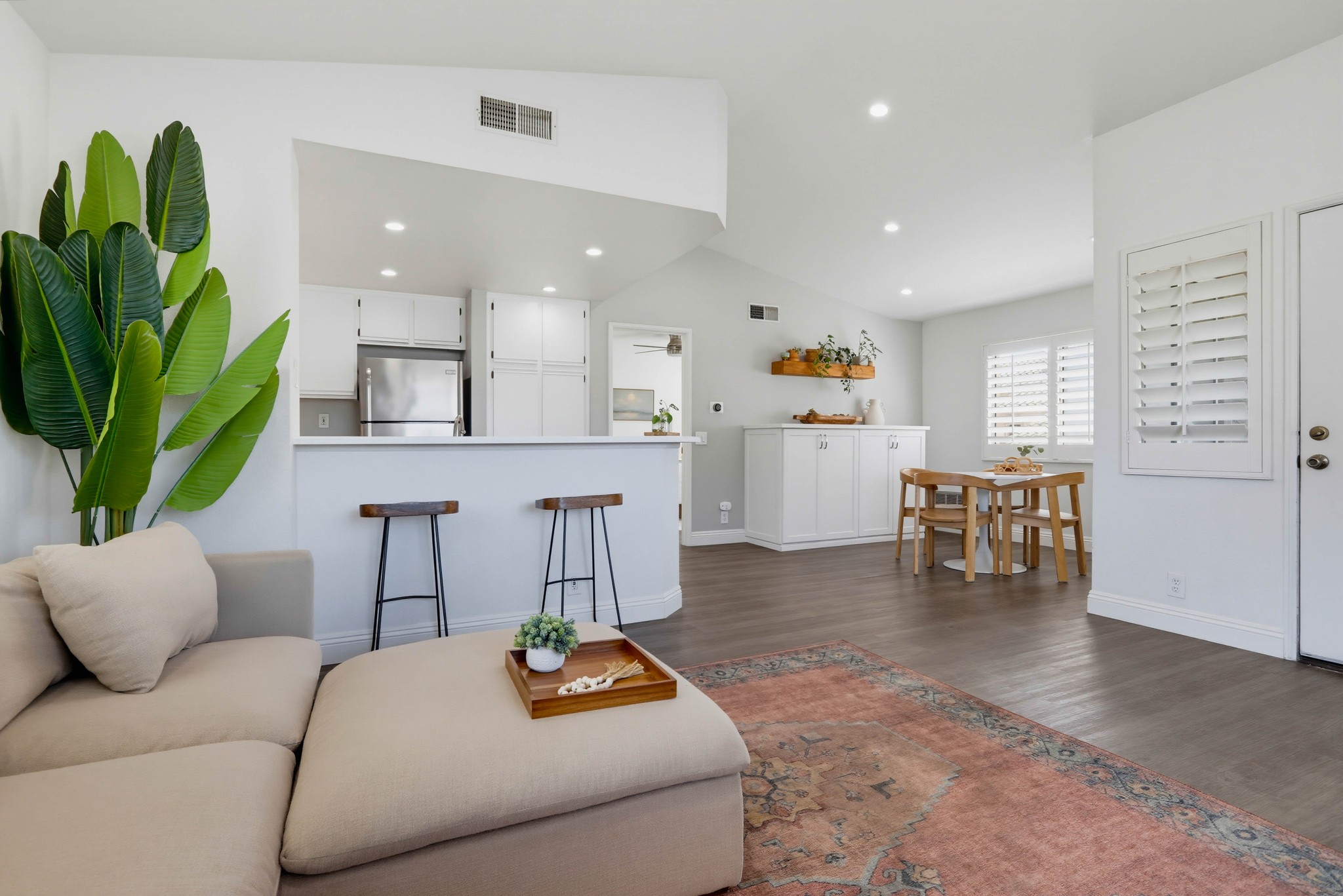 Virtual tour photo 11 of 60 for 23 Pomelo