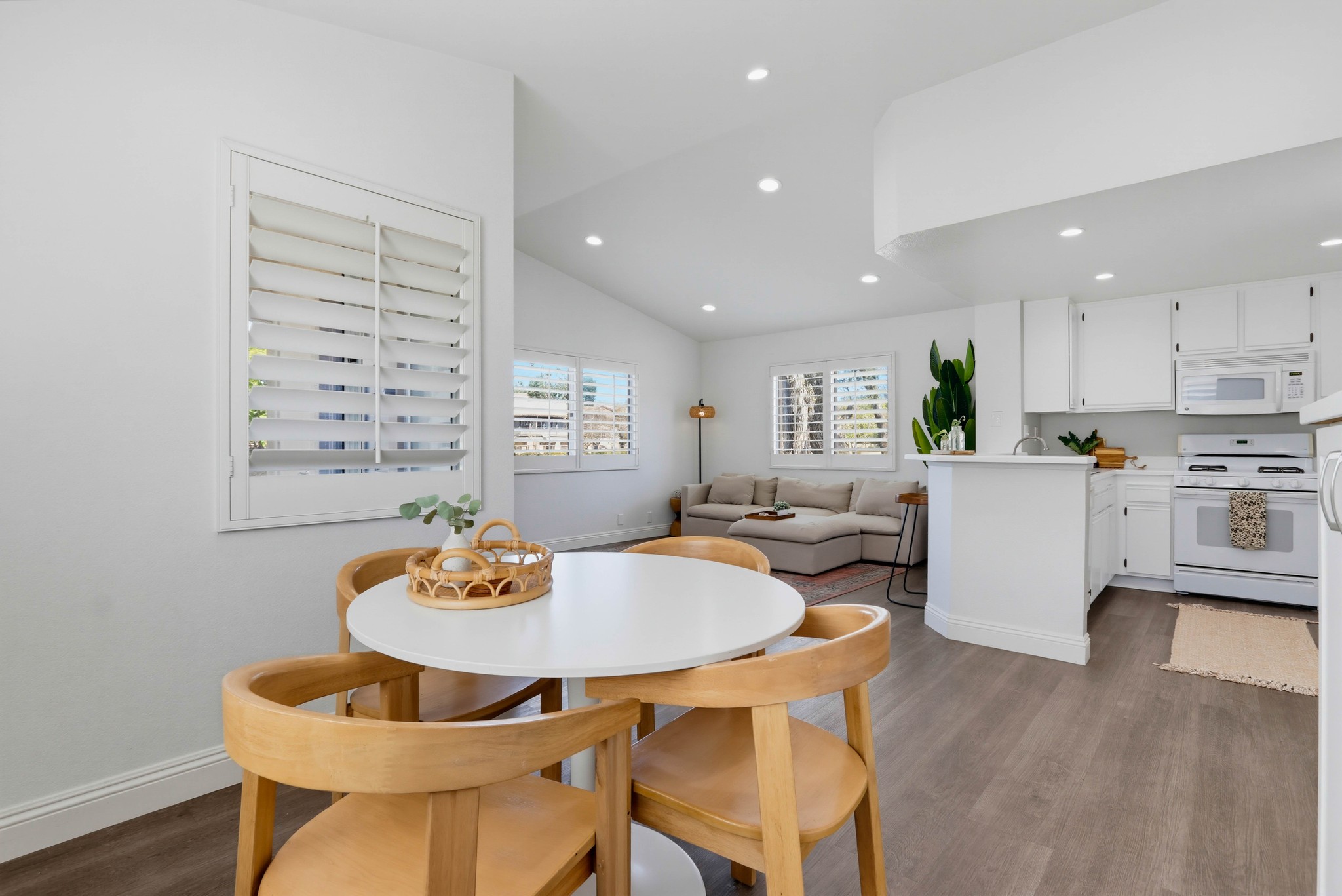 Virtual tour photo 16 of 60 for 23 Pomelo