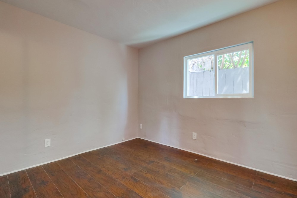 Virtual tour photo 15 of 52 for 23 S Pardee St