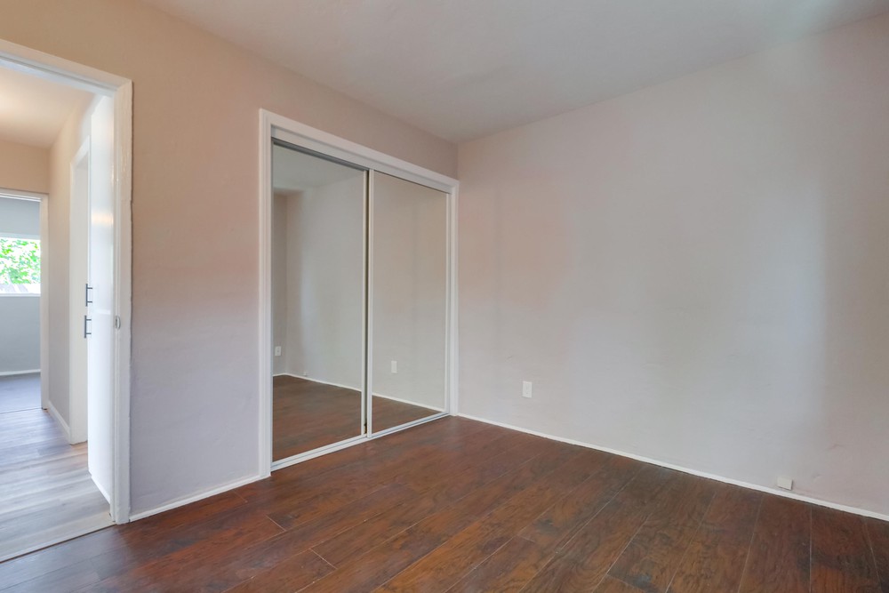 Virtual tour photo 17 of 52 for 23 S Pardee St
