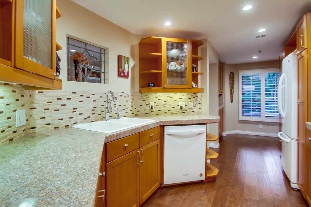 Virtual tour photo 27 of 64 for 230 W Laurel St #401
