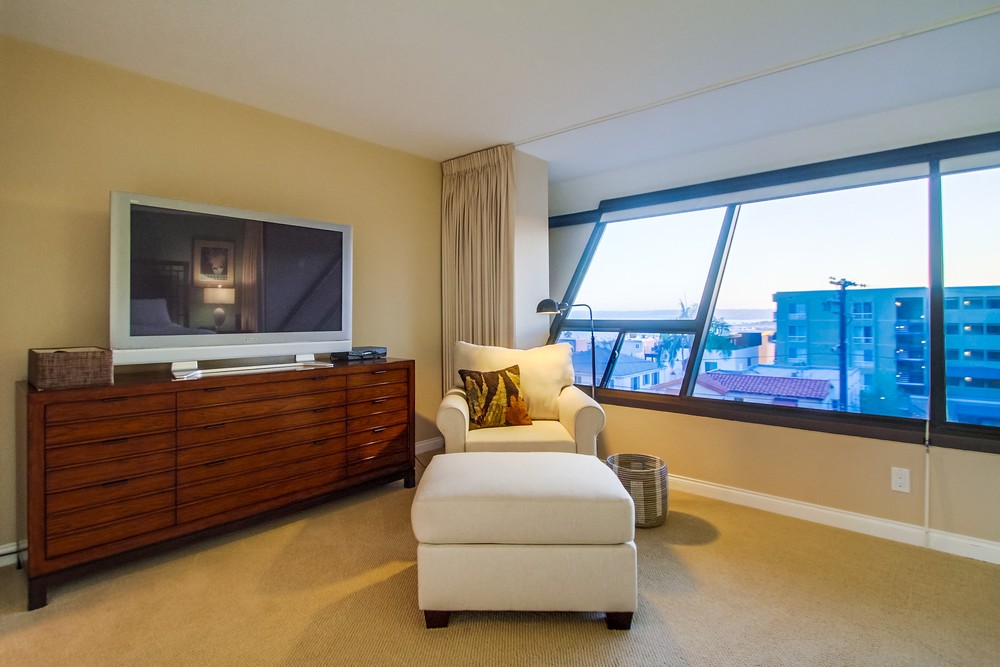 Virtual tour photo 40 of 64 for 230 W Laurel St #401
