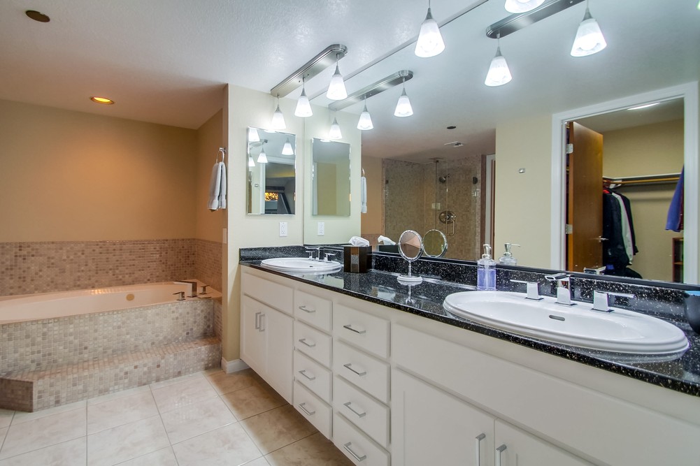 Virtual tour photo 44 of 64 for 230 W Laurel St #401