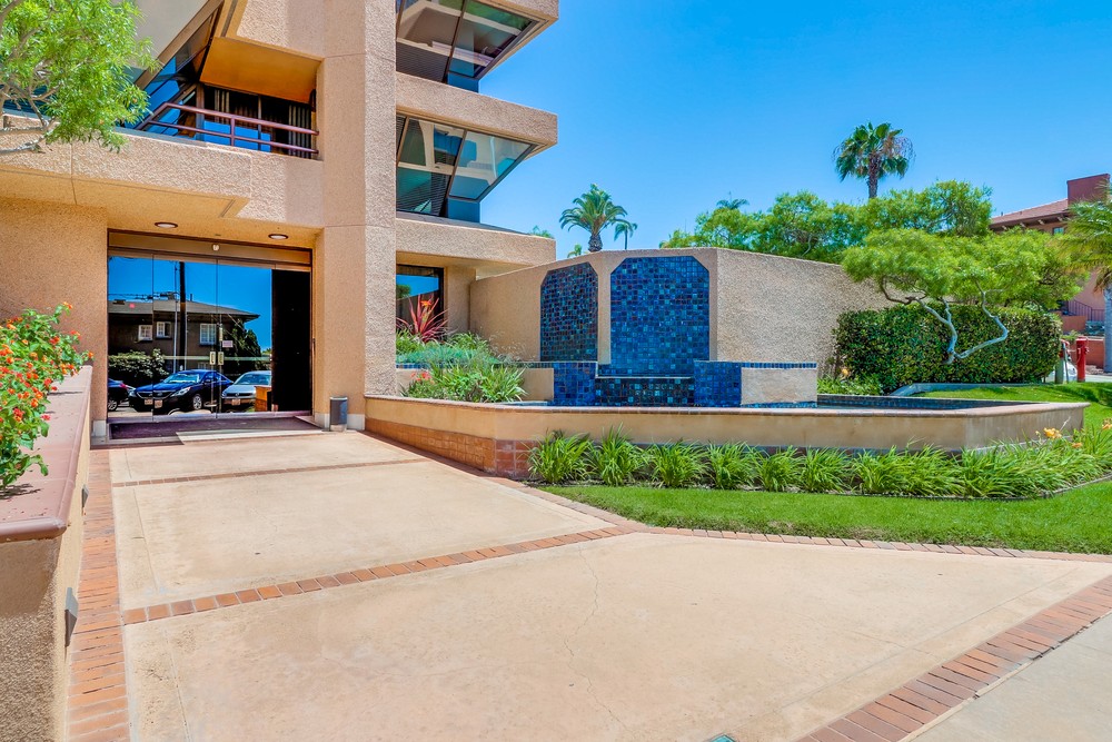 Virtual tour photo 4 of 55 for 230 W Laurel St #401