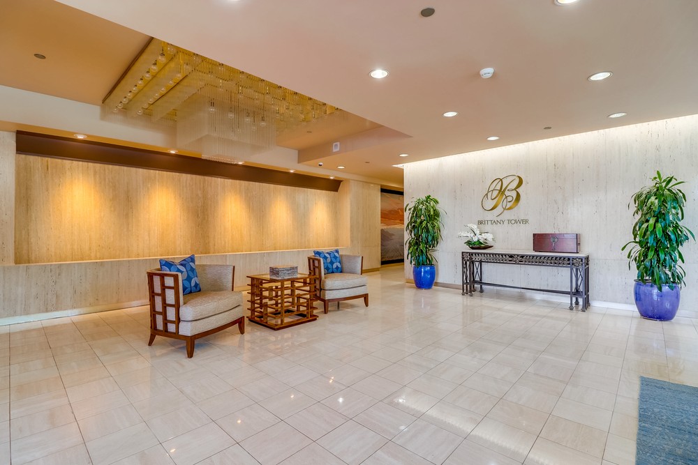 Virtual tour photo 6 of 55 for 230 W Laurel St #401