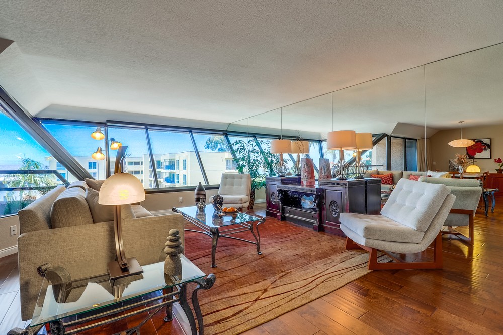Virtual tour photo 10 of 55 for 230 W Laurel St #401