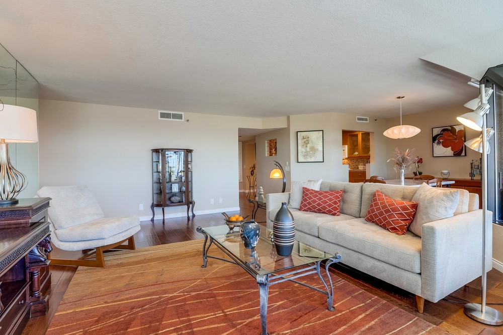 Virtual tour photo 15 of 55 for 230 W Laurel St #401
