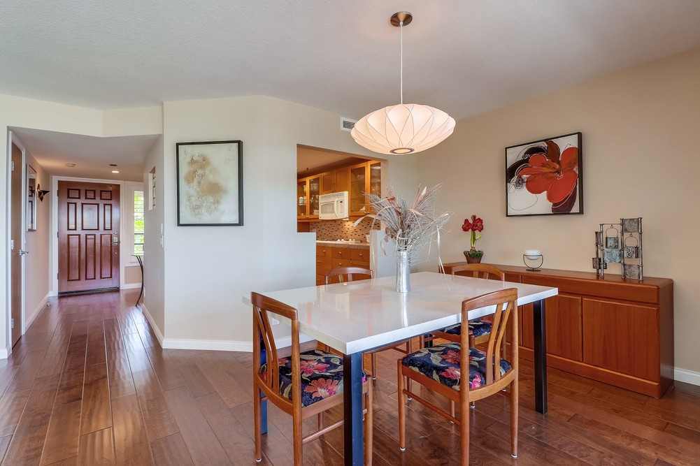 Virtual tour photo 16 of 55 for 230 W Laurel St #401