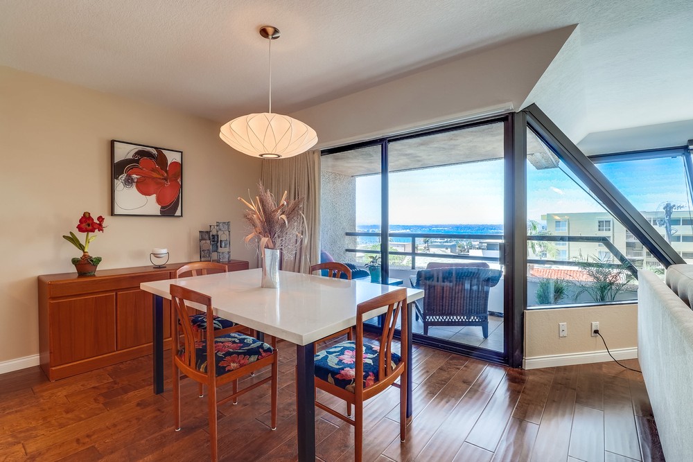 Virtual tour photo 17 of 55 for 230 W Laurel St #401