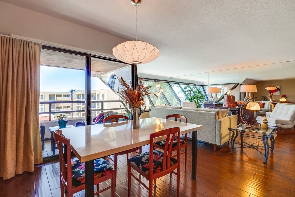 Virtual tour photo 18 of 55 for 230 W Laurel St #401