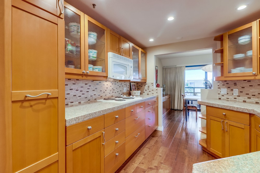 Virtual tour photo 22 of 55 for 230 W Laurel St #401