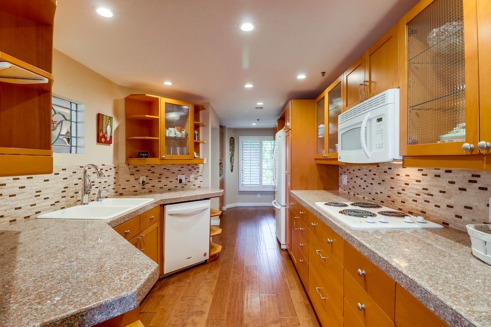 Virtual tour photo 26 of 55 for 230 W Laurel St #401