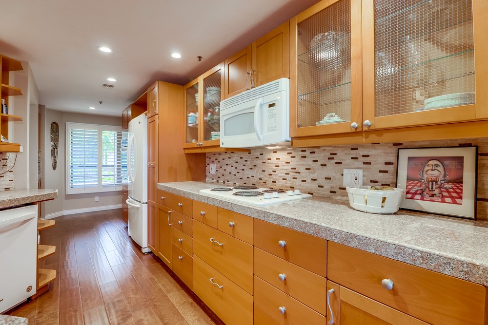 Virtual tour photo 28 of 55 for 230 W Laurel St #401