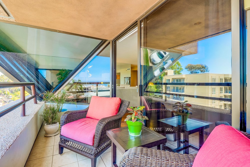 Virtual tour photo 32 of 55 for 230 W Laurel St #401